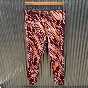 NWT Tek Gear 7/8 Compression Workout Legging. XL